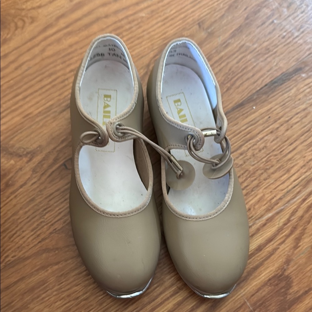 Tap Shoes size 10 Tan